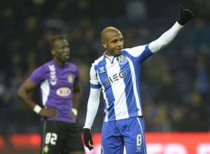 Porto 4 Vitoria Setubal 0: Yacine Brahimi inspires late drama