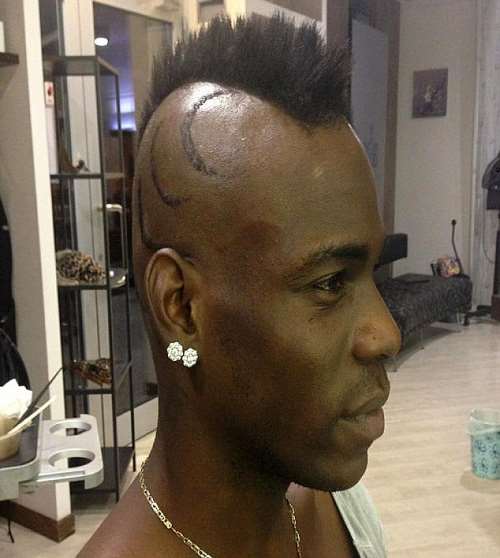 Watch Photos Balotelli Shows Off His New Haircut
