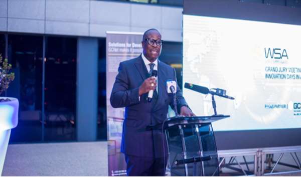 Executive Chairman of GCNet, Dr. Nortey Omaboe addressing participants at the GCNet – WSA I.T Community Forum held at the Head Office of GCNet.