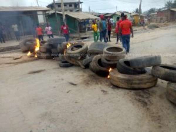 Gory Accident At Tarkwa-Nsuaem Triggers Road Blocks Amid Protests