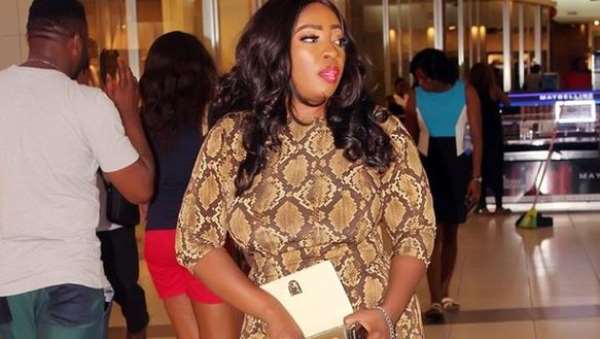 Actress, Anita Joseph Flaunts Curves, Rocks short snake outfit
