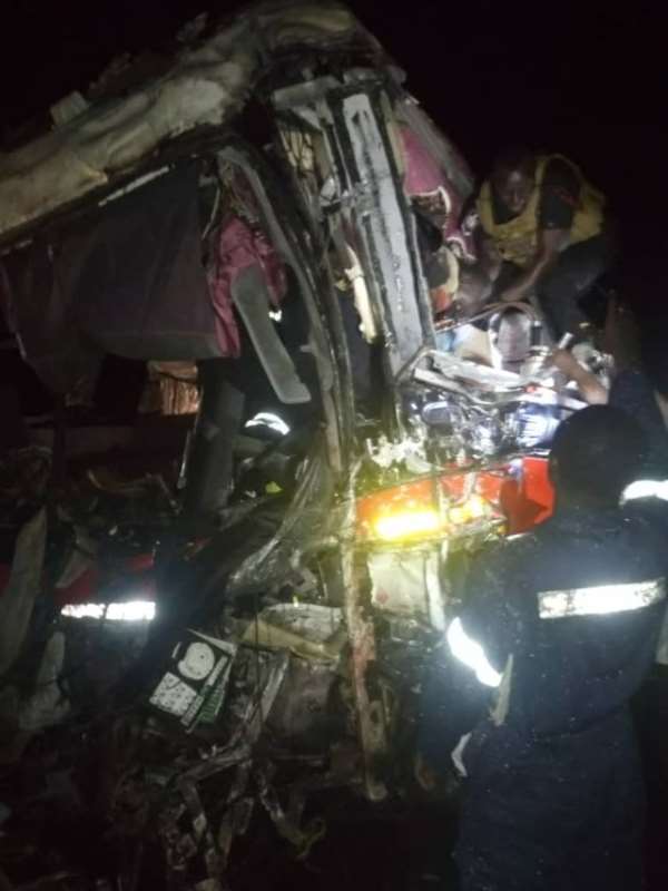VVIP Bus Crashes OA Bus Kills 6