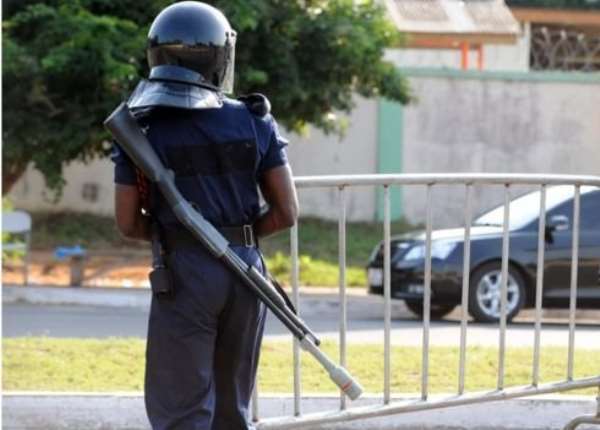 Police Chases Police For Allegedly Fondling Woman