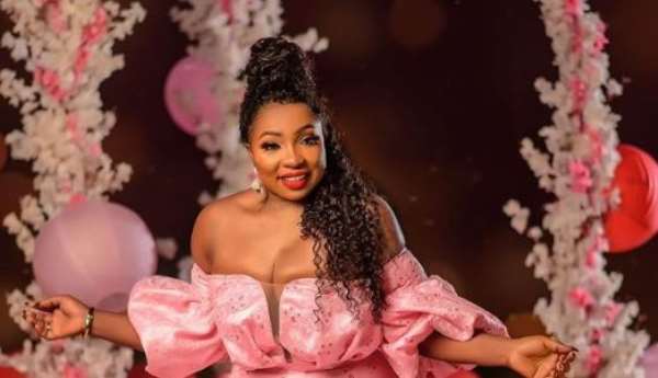 Actress, Anita Joseph Warm Hearts with her Cleavages on Birthday (photos)
