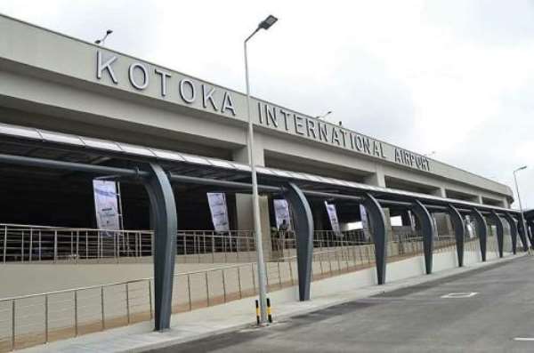 Striking airport workers give gov't two weeks to resolve grievances or else...