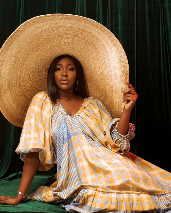 Idia Aisien Talks Overcoming Fear of Failure in Aura Magazine Cover Feature