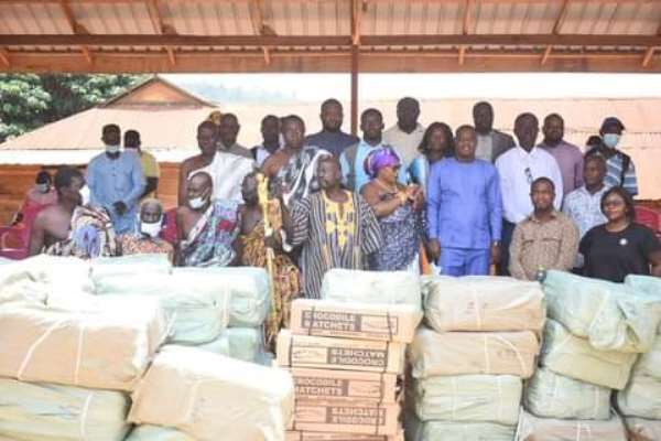 E/R: Bryan Acheampong donates farm inputs worth Ghc500,000 to farmers in Kwahu East