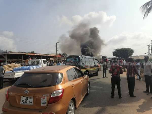 Juapong Residents Protest, Block Road Over Murder Of Businessman