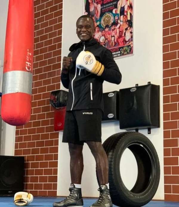 Ghana’s Lawrence Nyanyo Nmai Gets BIBA Professional Boxing Coaching License