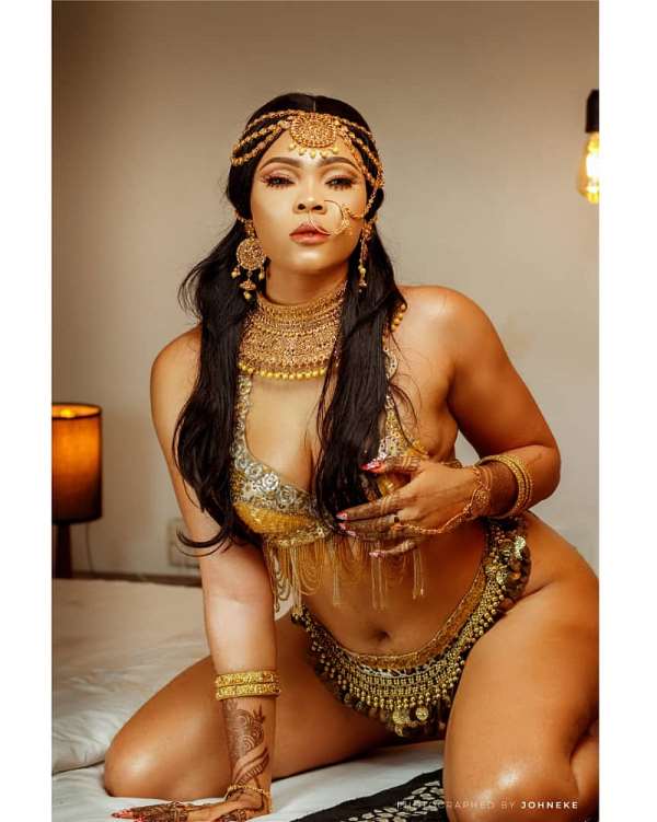 MBGA Pageant Manager, Queen Salina Releases Tempting Birthday Photos,Celebrates With Dinner, Pool Party Tonight