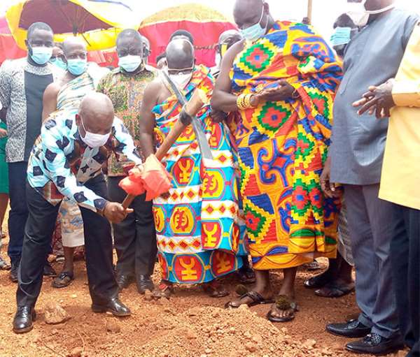 Kwaku Agyeman-Manu breaking the ground for the commencement of the project