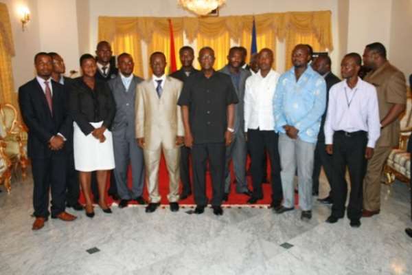 NUG MEMBERS MEET WITH PRESIDENT MILLS