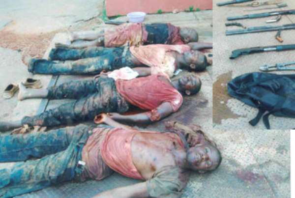 4 robbers shot dead …Police in manhunt for two others