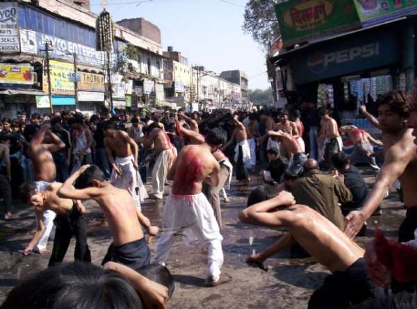 Devotees Paying bloody homage to Hazrat Imam Husain