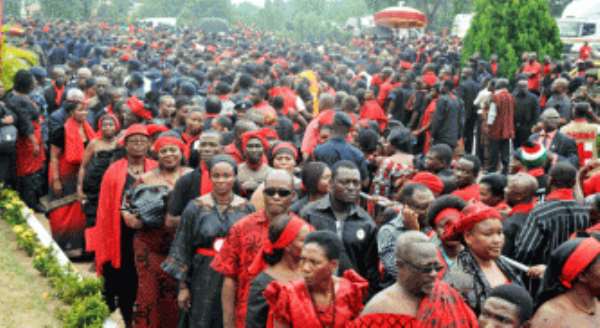 Part of the crowd which mourned President Mills