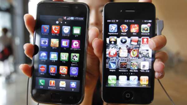 Apple says Samsung's Galaxy range is 'blatant' copy of iPhone and iPad