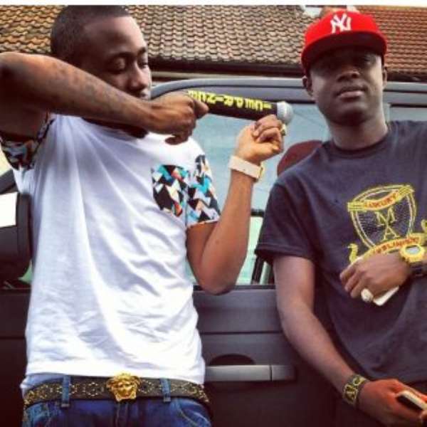 Ice Prince Gets Customised Mic From Tonto's Boo, Malivehood