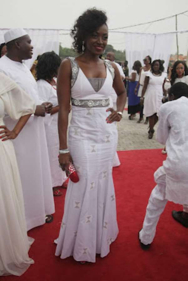 Photos from Encomuim Magazine White Gig
