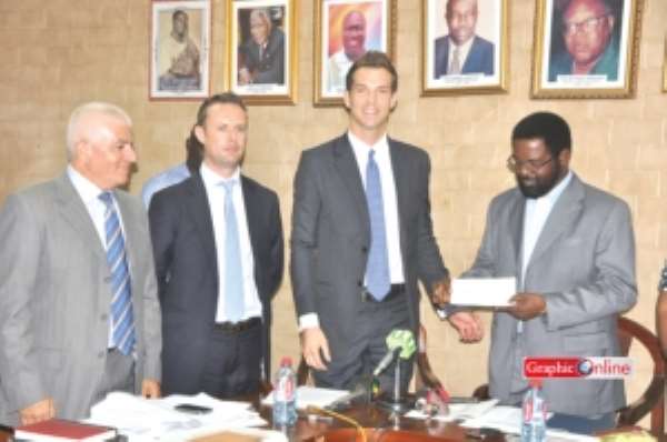 Movenpick Hotel supports AMA school project