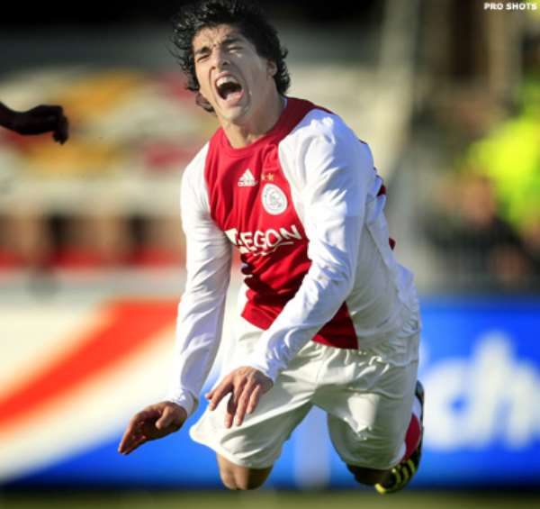 Dutch body wants 7-match ban on Suarez for biting