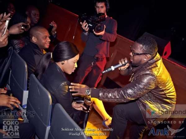 Awkward!! Girl Completely Ignores Timaya ( + PHOTOS: Basket Mouth, Bovi, Timaya & others at African Kings of Comedy)