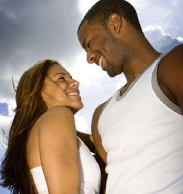 Men take notice of a woman's breasts upon first meeting -Study