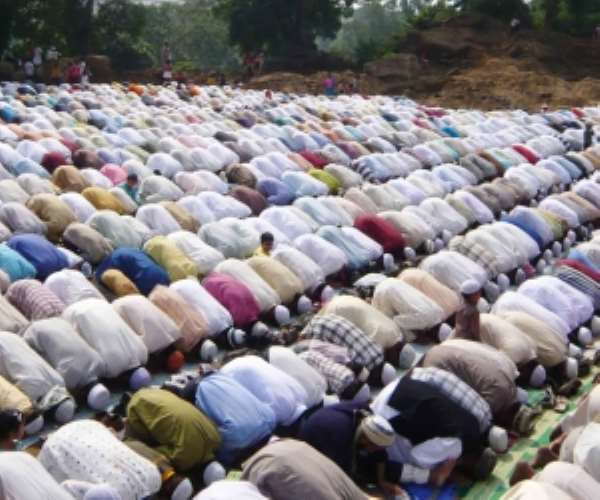 Muslim youth told to repudiate violence