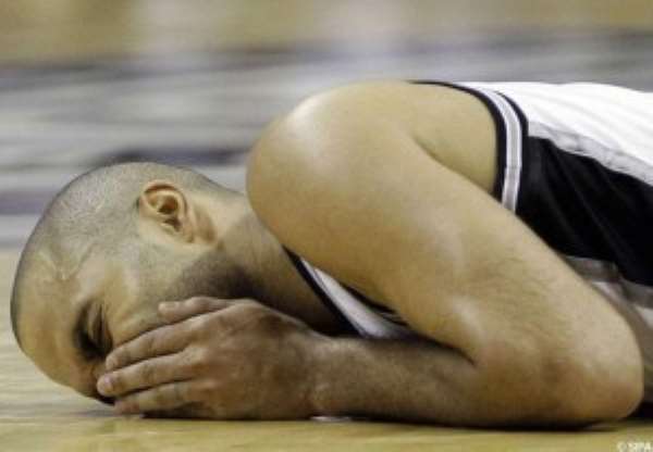 NBA : Tony Parker got injured ankle against Sacremento