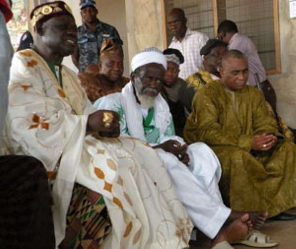 Sheik Sharubutu with Ford Kamel and the chief of Gbi at the meeting yesterday