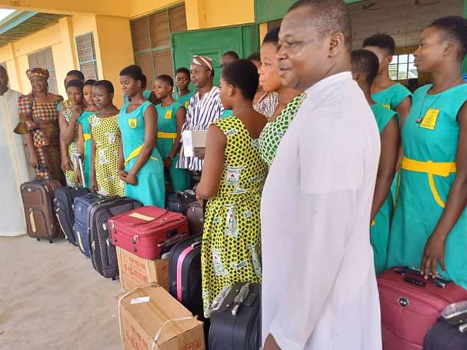 Victims Of Sawla SHS Fire Outbreak Receive Relief Items From Dr. Marita ...