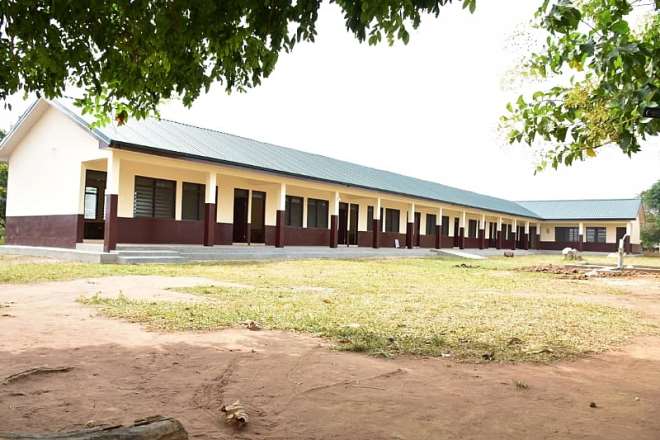 825202013436-h40o2s6eey-the-newly-constructed-6-unit-cassroom-block-for-nhyiaeso-basic-school