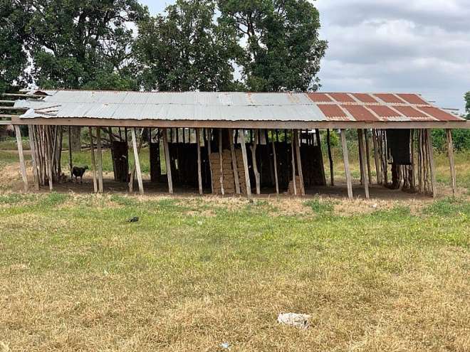 825202013436-n6iul8w331-old-classroom-structue-for-nhyiaeso-basic-school