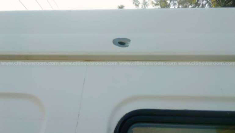 1113202133605-0e72ylkxwr-ambulance-with-bullen-hole0