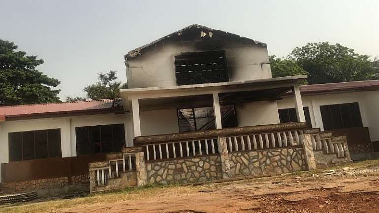 116202050603-i41p266ffa-accra-academy-fire-3