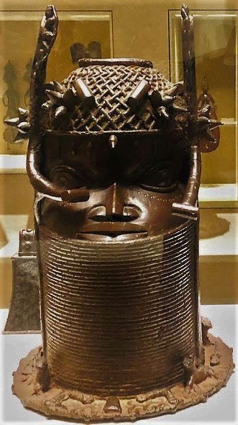 Commemorative head, Benin, Nigeria, looted in 1897, now in Mus&eacute;e du quai Branly, to be restituted to Nigeria.