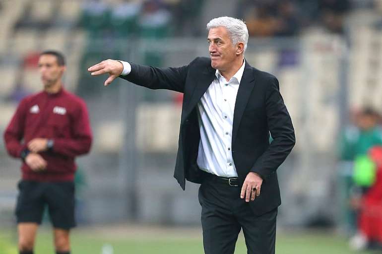 1220202575951-k5fri7t2h0-vladimir-petkovic-coach-of-algeria