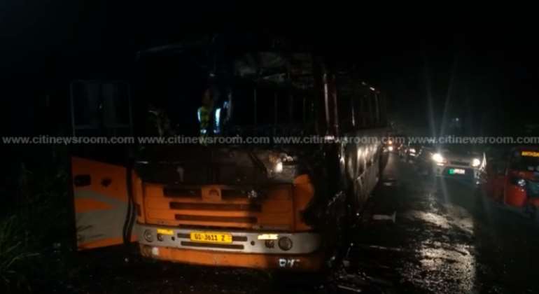 1262021103605-i4ep276gfb-bus-fire0