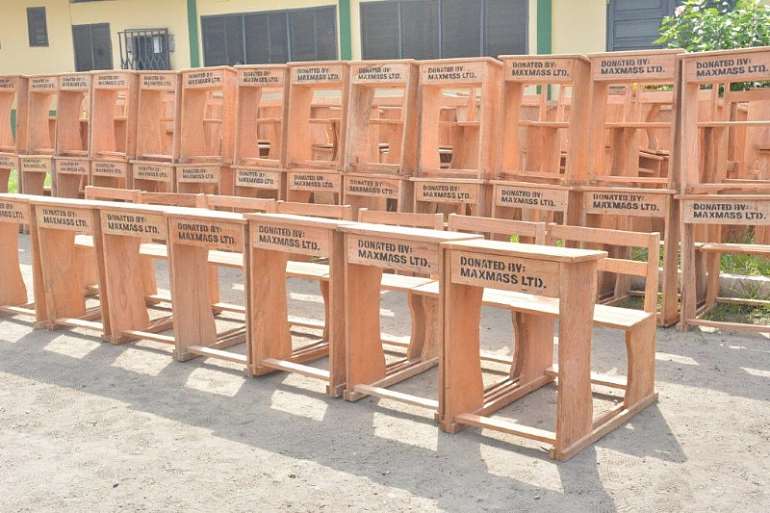 127201871735 0f72ym3xxs pieces of mono desk furniture donated by maxmass