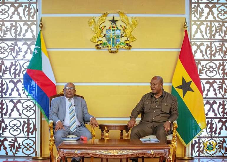 131202584137-0f72yl3xxs-politics-mahama-comoros3-1024x731
