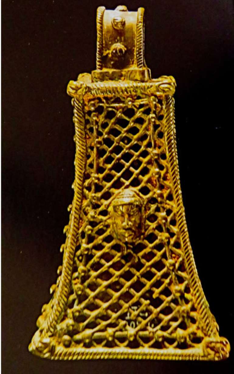 Bell, Benin, Nigeria now in Ethnologisches Museum, Berlin, Germany