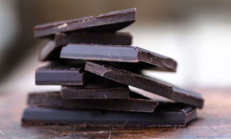 dark-chocolate-lowers-blood-pressure