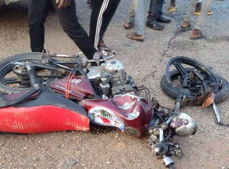 2192022113605-rvmypcb553-two-dead-in-head-on-motorbike-crash-with-vehicle1.jpeg