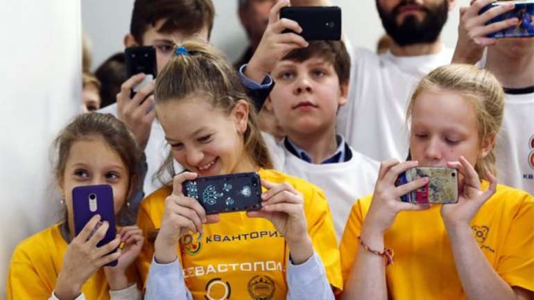 22201953639 13041q5dcw  105373037 mobilephones