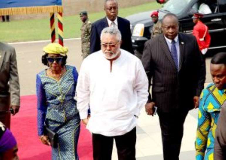223201714136 formerpresidentrawlingswithwifenanakonadu300x213