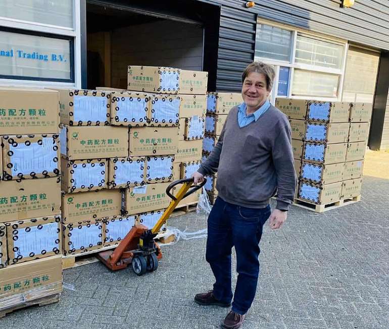 About 20,000 boxes of the instant TCM mixture, which has proved effective in combating COVID-19 in Wuhan, Hubei province, reached the Netherlands on Tuesday. Photo provided to chinadaily.com.cn