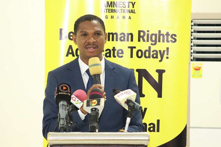 427202354139-qulxoca443-social-amnesty-internation-2