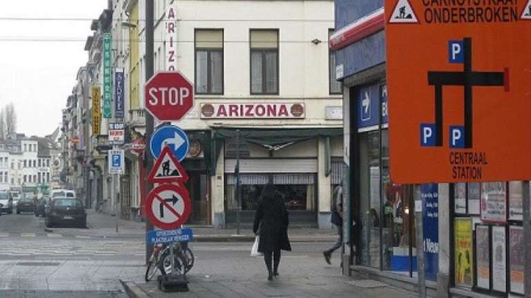 5222018123211 road2bsigns2b4