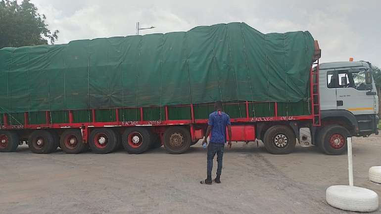 5222024123609-0f72ylkxxs-5222024121233-impounded-vegetable-oil-truck-2.jpeg