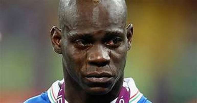 662022120619-j4eq276ggb-crying20m201