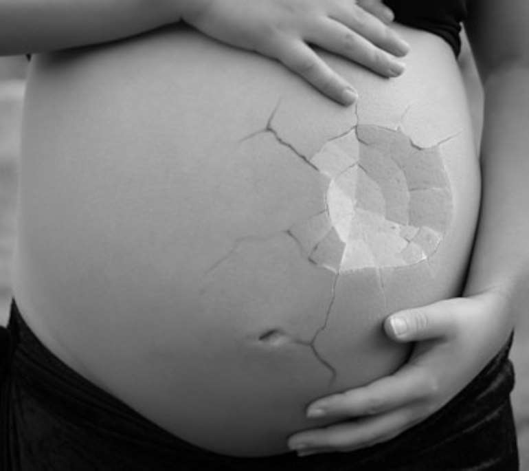 726201970719-0f728m3xxs-pregnant-1207238 340